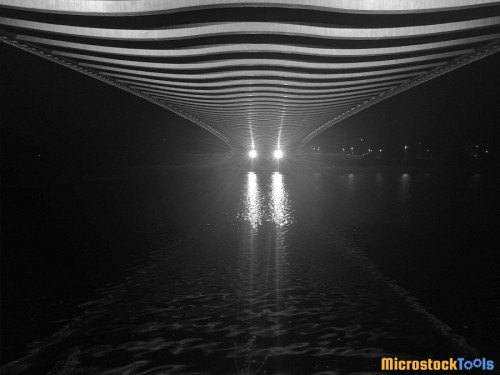 pod-mostem